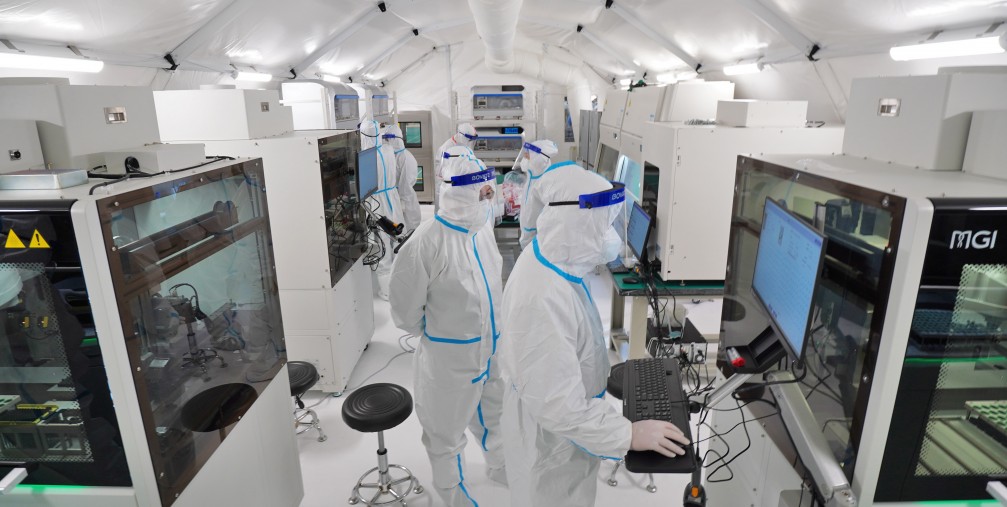 Staff members install and debug equipment at the Huo-Yan laboratory in Yantai, East China's Shandong Province