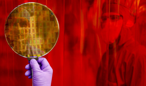mployees work in a clean room with wafers at the Fraunhofer Institute for Electronic Nano Systems ENAS in Chemnitz, Germany, 13 September 2023.