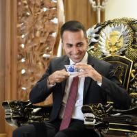Italy’s minister for economic development, Luigi Di Maio, at the Daci temple in Chengdu (September 2018) making preparations for Xi Jinping’s state visit to Italy. 