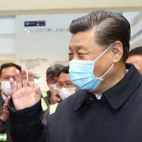 Xi Jinping visits workerst in Wuhan